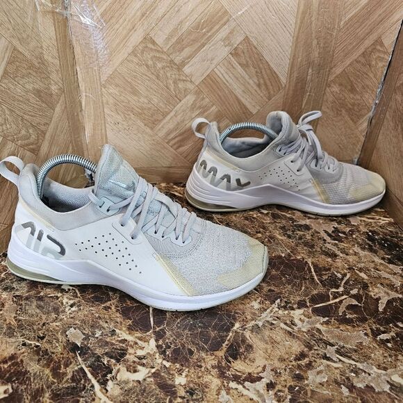 Nike women's Air Max Bella white running training shoes size 9.5.  564 - Picture 2 of 11